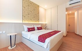 Reddoorz Premium Near Paris Van Java Mall